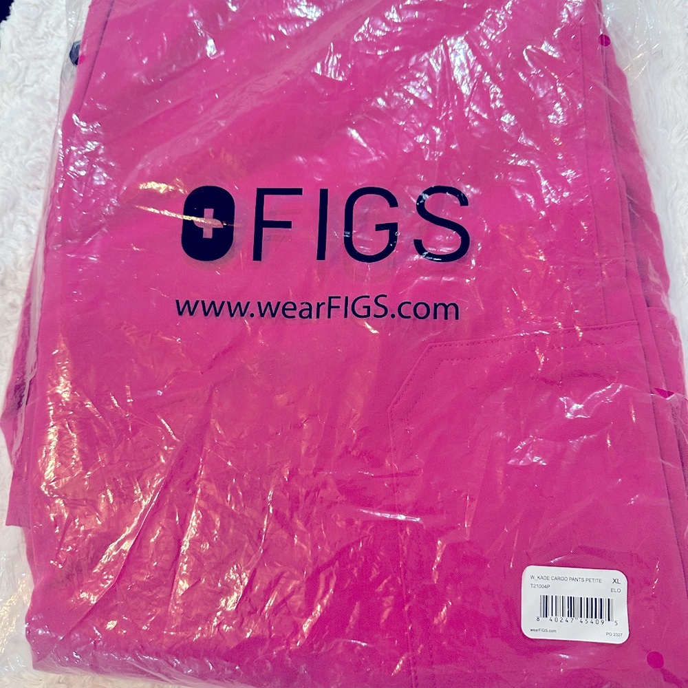 NWT Figs petite kade XL